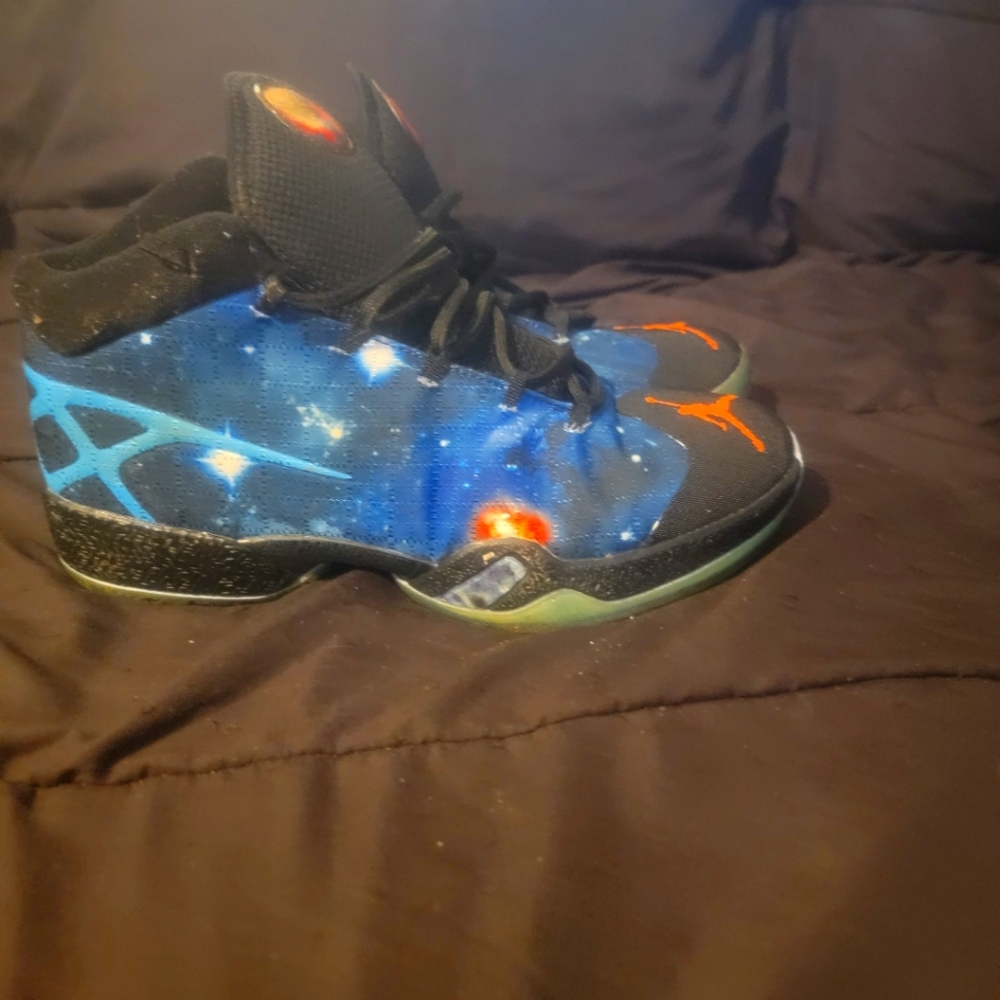 Sneakers